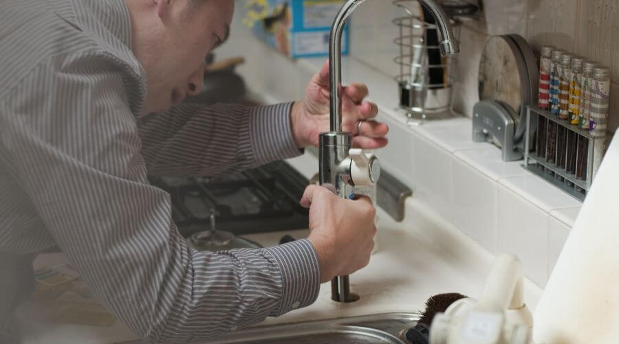 Local expert plumbing services in Elberfeld, IN